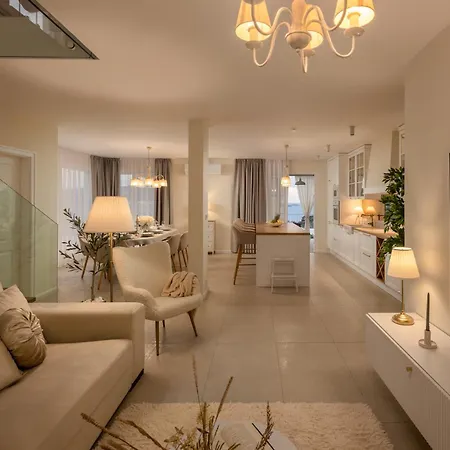 Gospoja Villa Ražanj