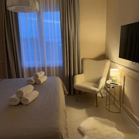 Gospoja Villa Ražanj